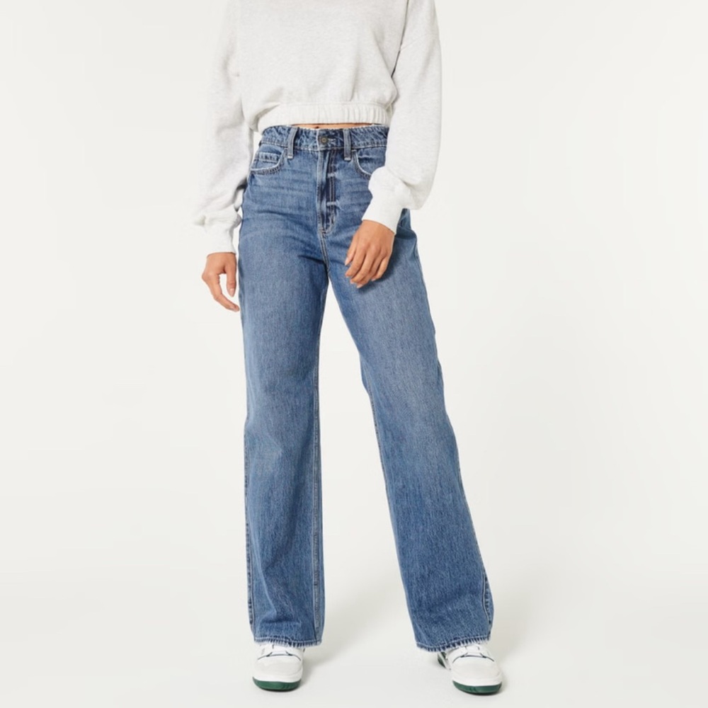 Hollister Ultra High Rise Wide Leg Baggy Jeans